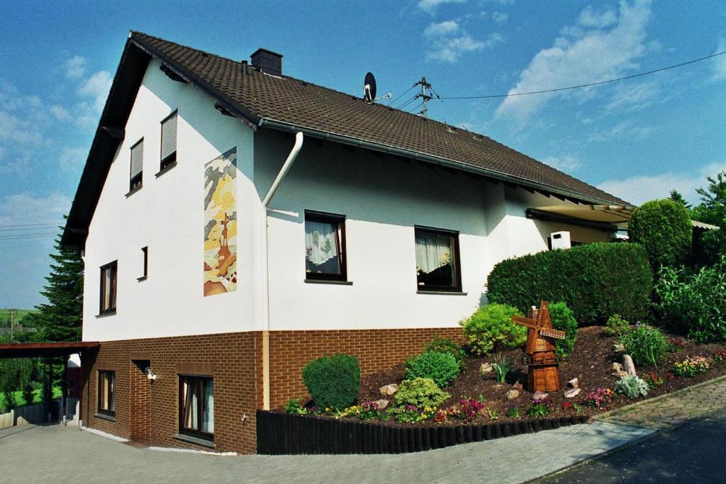 Ferienwohnung Maué Bergstaße 4a, 56291 Bickenbach