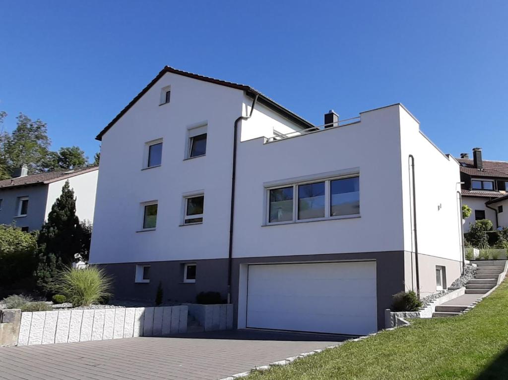 Ferienwohnung Menge 8 Uhlandstraße, 74182 Obersulm