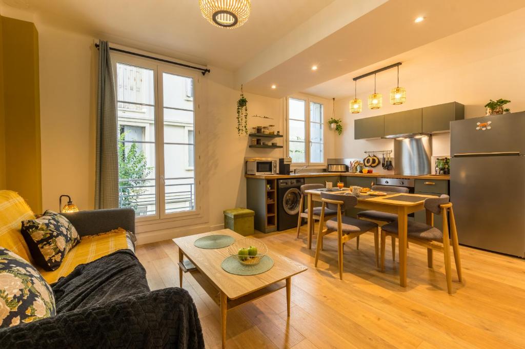 Ferienwohnung mit Balkon und Garten OG