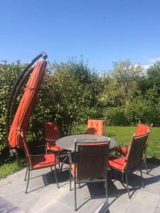 Ferienwohnung mit Terrasse und Garten in Seenähe