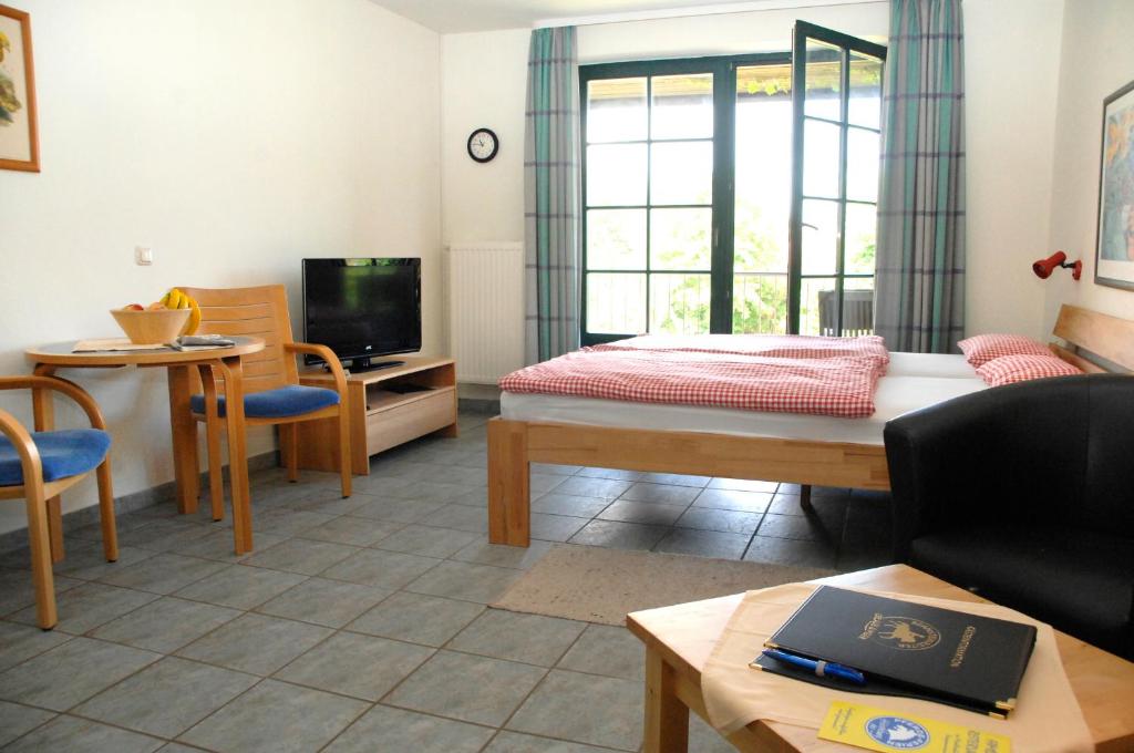 Ferienwohnung \ Neuklockenhäger Weg 1a, 18311 Neu Klockenhagen