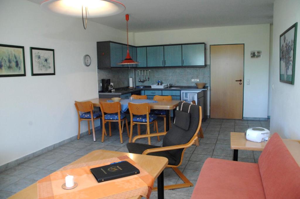 Ferienwohnung \ Neuklockenhäger Weg 1a, 18311 Neu Klockenhagen
