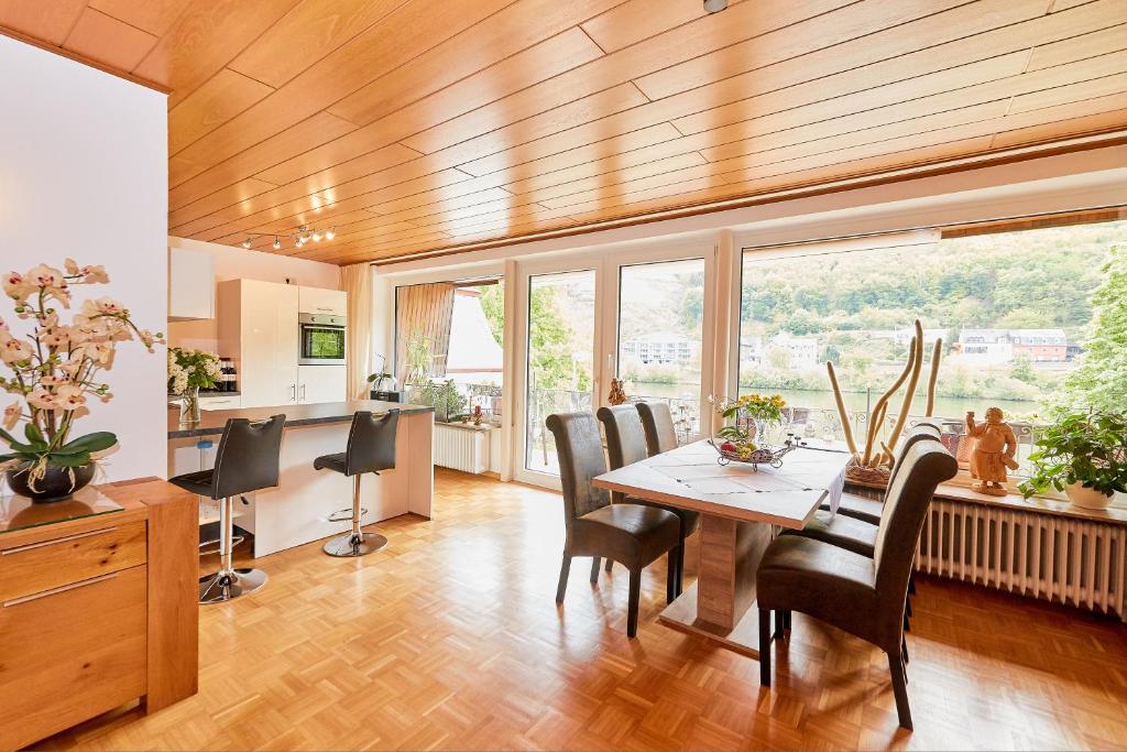 Appartement Ferienwohnung \ Nikolausufer 35 Direkt am Moselufer 54470 Bernkastel-Kues