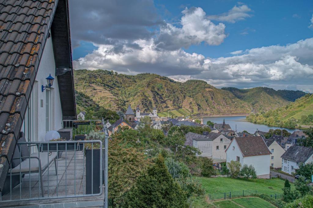 Appartement Ferienwohnung Panorama Moselblick 53 Unter den Weinbergen 56253 Treis-Karden