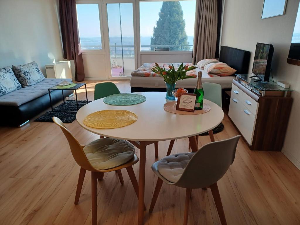 Ferienwohnung Panoramablick Panoramastraße 73, 88094 Oberteuringen