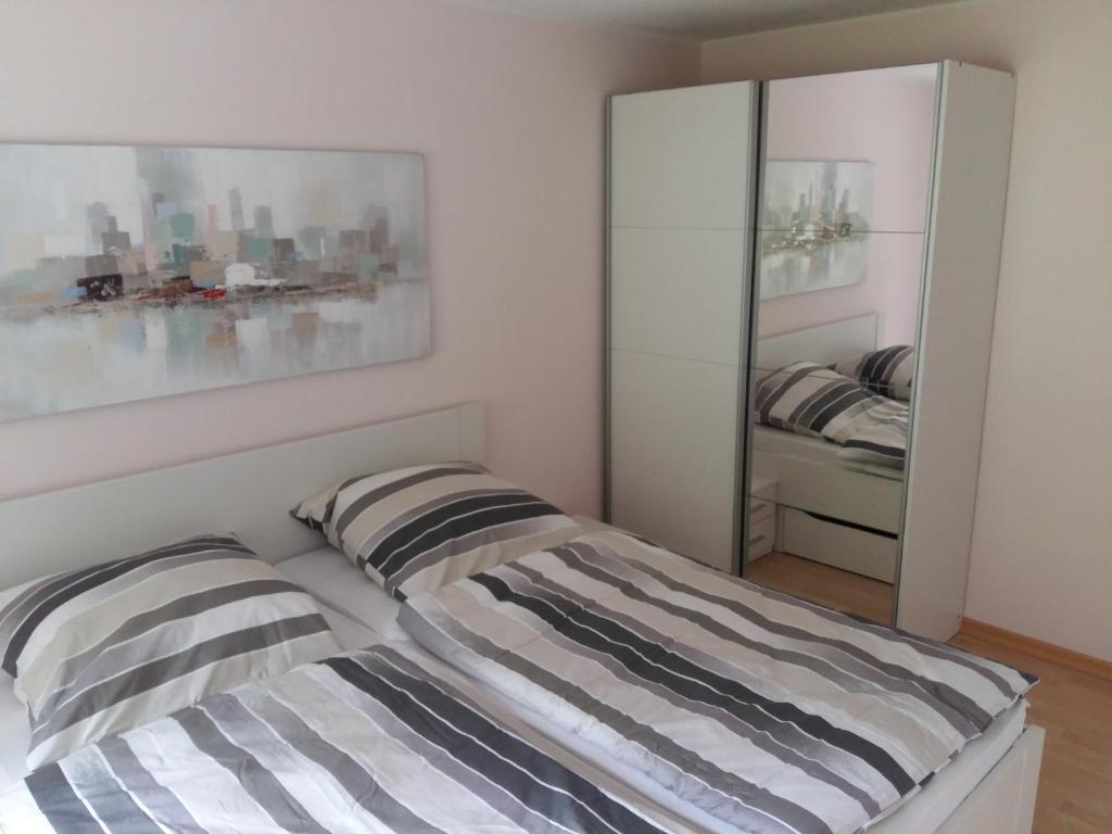 Appartement Ferienwohnung Peter Hofling Johannes-Kerer-Strasse 43 97877 Wertheim