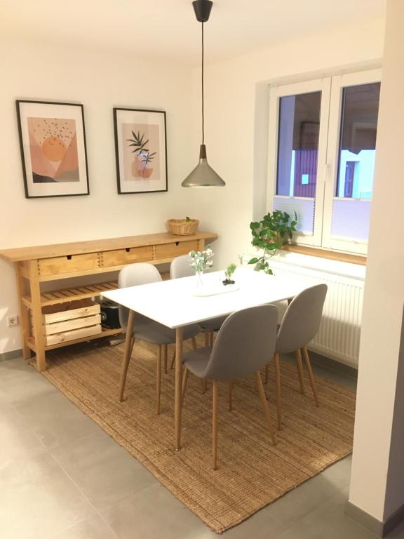 Ferienwohnung Rotes Haus Erlanger Straße 8, 91220 Schnaittach