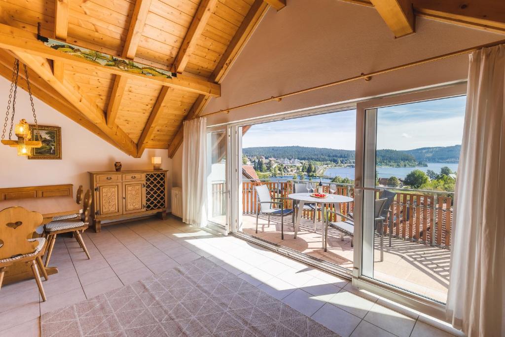 Appartement Ferienwohnung Seeglück mit großzügigem Südbalkon und herrlichem Seeblick Bergacker 23 79859 Schluchsee