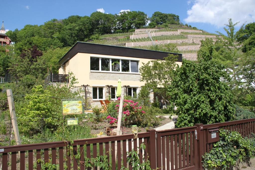 Ferienwohnung Sonja am Weinberg Eduard-Bilz-Straße 51d, 01445 Radebeul