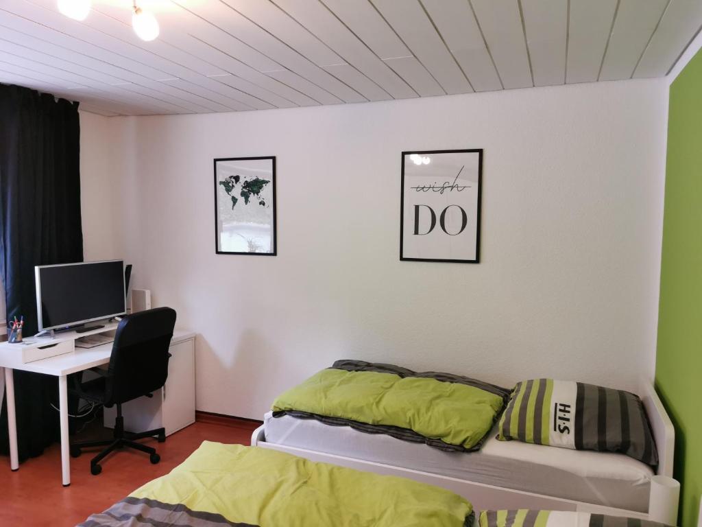 Ferienwohnung Sonnwald Fasanenweg 25 Souterrain, 40468 Düsseldorf