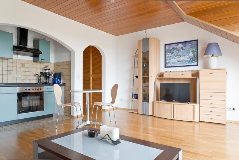 Ferienwohnung Sophie mit Dachterrasse Essen 97B Sachsenring, 45279 Essen