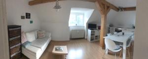 Ferienwohnung stadtnah im DG