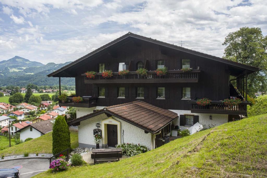 Appartement Ferienwohnung Stigloher im Bergschlößl Laurentiusstr. 13 83080 Oberaudorf