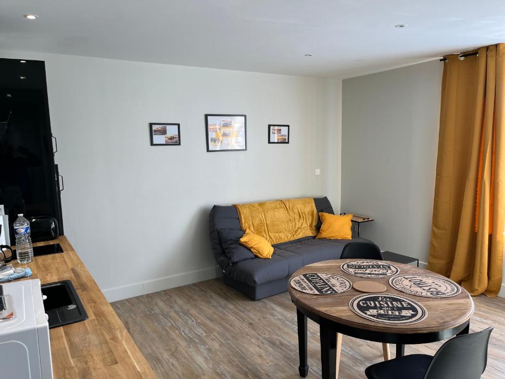 Ferienwohnung-Stricker-Typ-A-Balkon-1-3