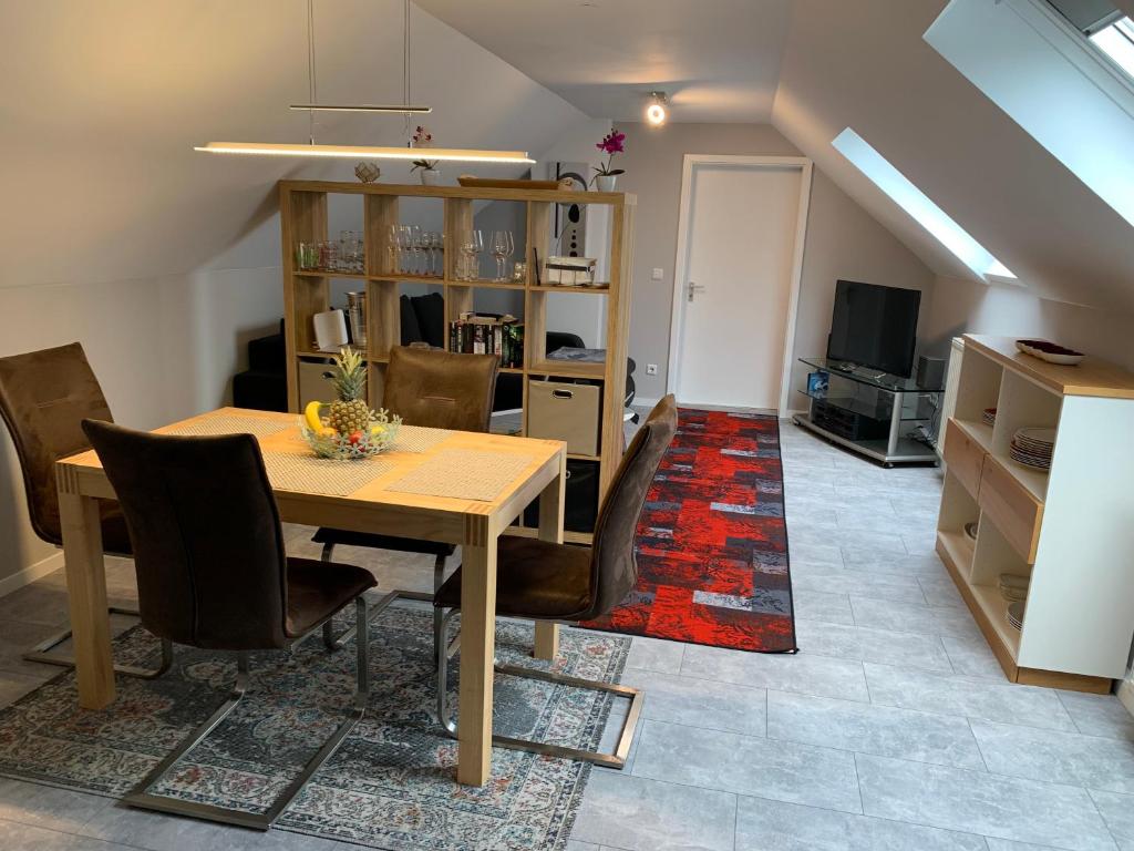 Ferienwohnung Sunny - Moderne Ferienwohnung im Grünen in Saarbrücken-West 103 Matzenberg, 66115 Sarrebruck