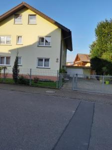Appartement Ferienwohnung Toska Mittlerestr.3 79292 Pfaffenweiler Bade-Wurtemberg