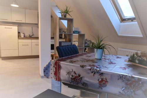 Ferienwohnung und Apartment Löbau, Stadt- und messenah