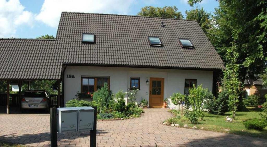 Ferienwohnung Unter den Linden Freienhufner Hauptstraße 18a, 01983 Freienhufen