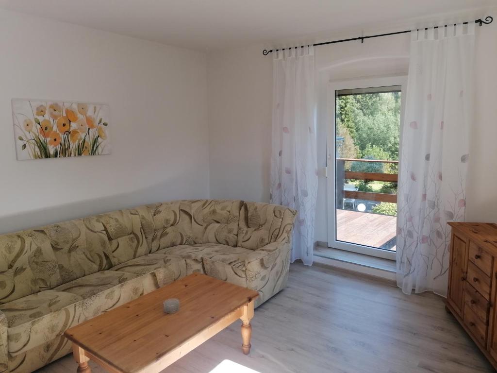 Ferienwohnung Waldblick mit Balkon Dr.-Steudner-Straße 60, 01855 Sebnitz