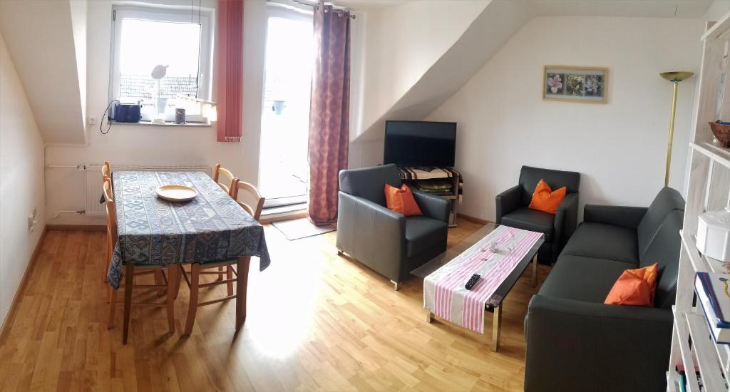 Appartement Ferienwohnung Weiken Bremer Straße 21, 4. Obergeschoss 26382 Wilhelmshaven