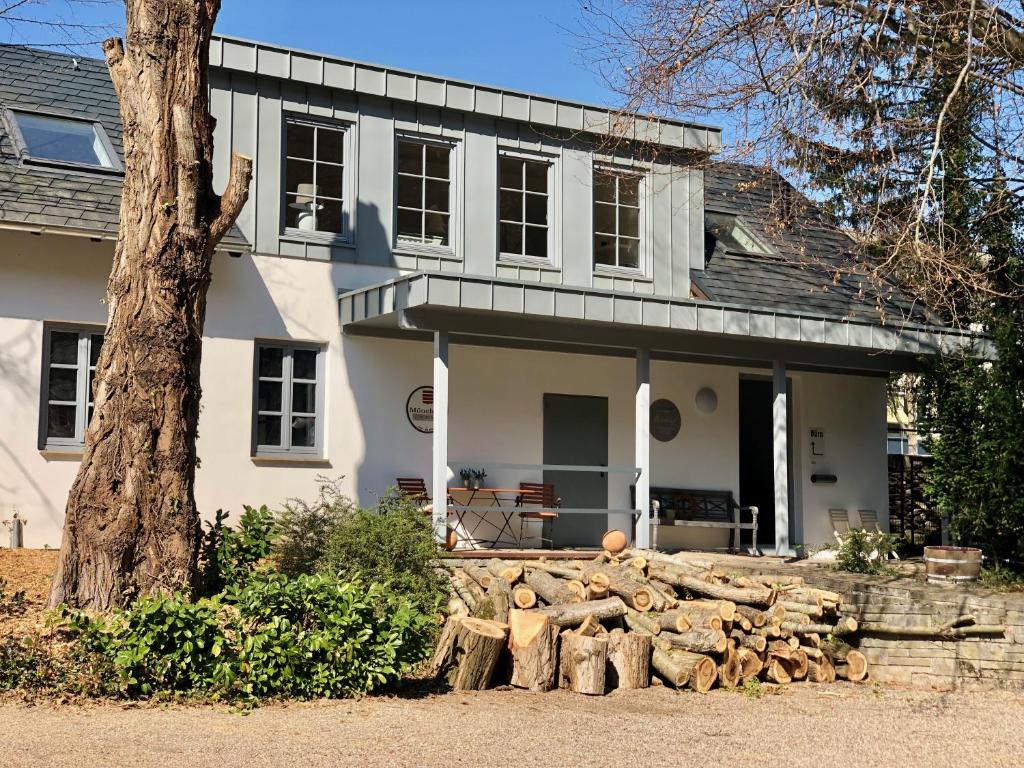 Ferienwohnung Weingut Villa Huesgen am Mönchhof An der Mosel 46 (Zufahrt Am Bahnhof 56), 56841 Traben-Trarbach