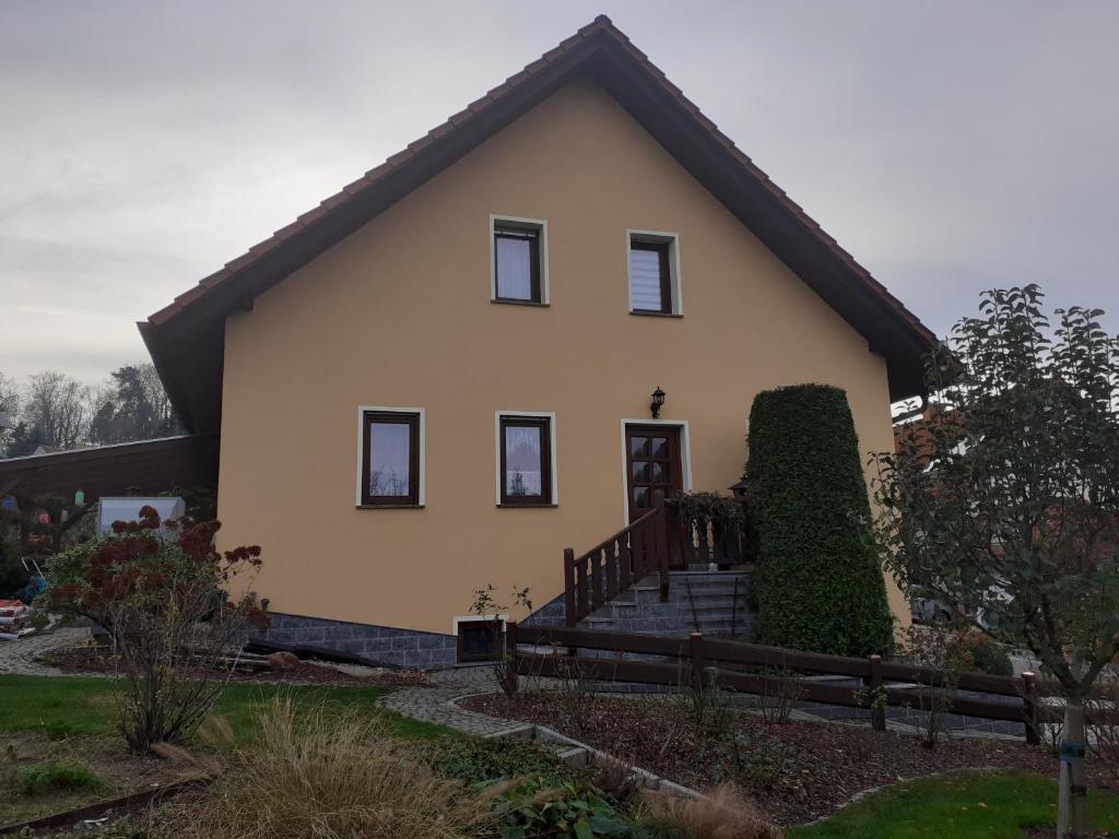 Ferienwohnung Wünsche Dorfwiese 31, 02681 Crostau