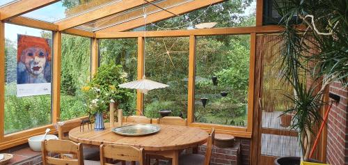 Ferienwohnung Wybo mit Garten