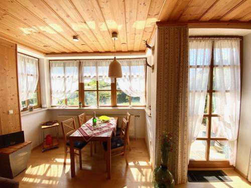 Ferienwohnung Zirbenblüte