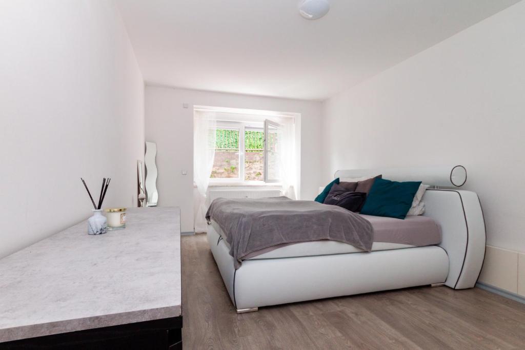 Ferienwohnung Zschopau für Sie vollausgestattet mit Boxspringbett Netflix uvm Alte Marienberger Str. 2A (Apt.1), 09405 Zschopau