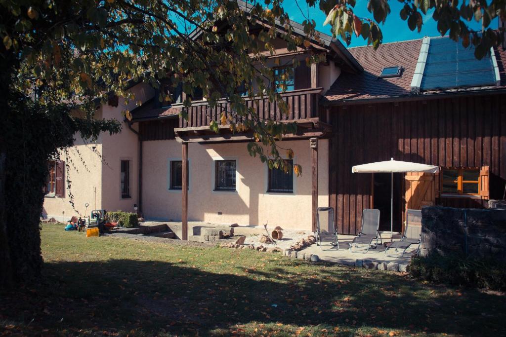 Ferienwohnung zum Forsthaus mit Wellnessbereich und Hallenbad Mitterlangau 21, 92526 Oberviechtach