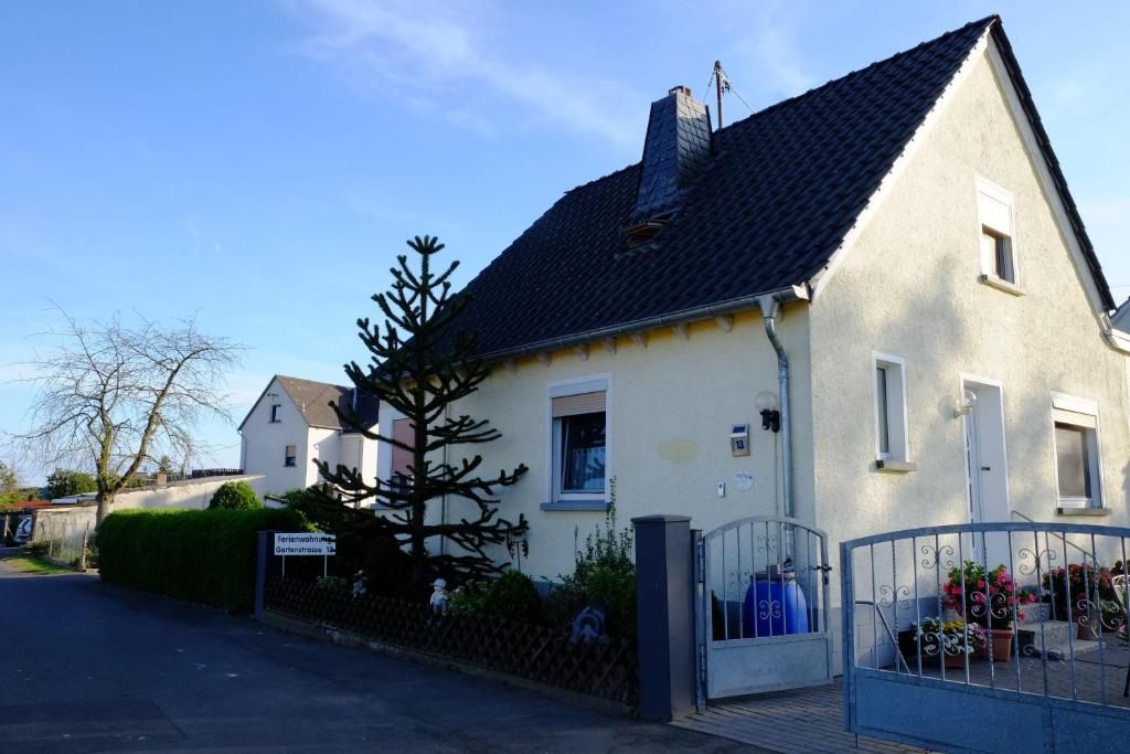 Ferienwohnung-zum-Kueppchen Gartenstrasse  13, 56294 Münstermaifeld