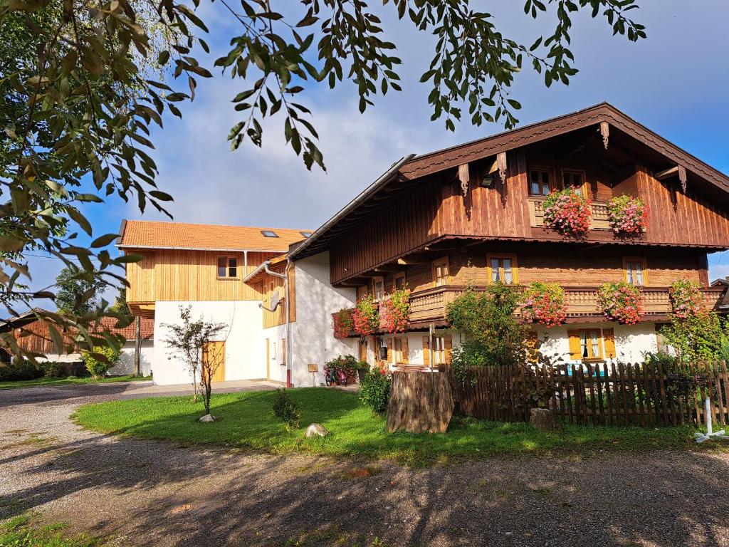Ferienwohnung zum Peterbauer Ahornstr. 5, 83679 Sachsenkam