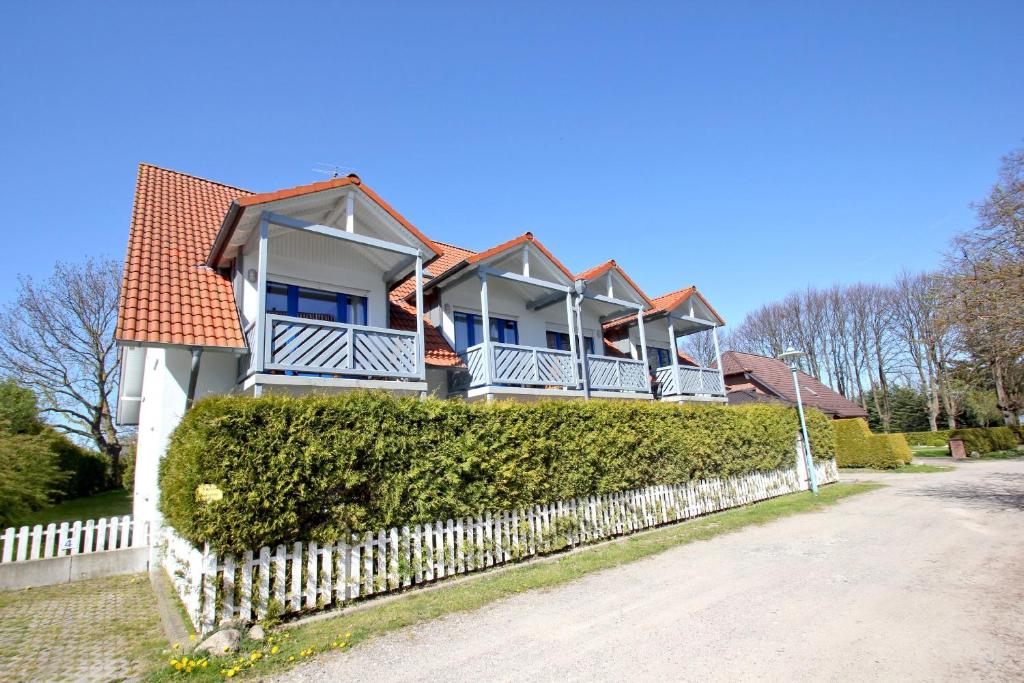 Appartement Ferienwohnungen am Hochzeitsberg FeWo 08 Am Hochzeitsberg 23 18556 Breege