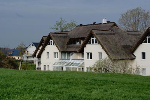 Fewo 18 im Strandhaus Lobbe mit Balkon