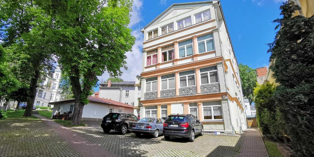 Appartement Fewo Charlot mit zwei Schlafzimmern und Bio- Kamin Seestraße 8 17424 Heringsdorf