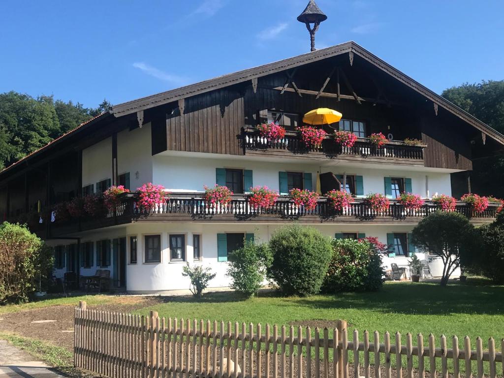 Appartement Fewo Chiemsee Spezial Hintergschwendt 8 83229 Aschau im Chiemgau