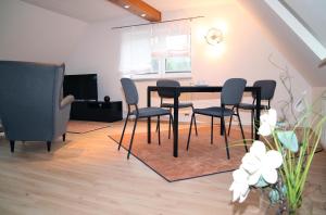 Appartement FeWo KLAUS - nahe Sachsenring - auch Monteure willkommen 121 Hofer Straße Dachgeschoss 09353 Oberlungwitz Saxe