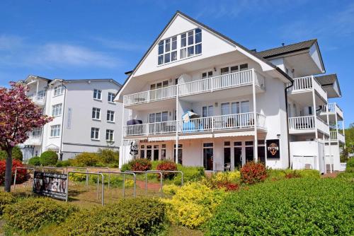 Fewo mit Balkon und Strandkorb am