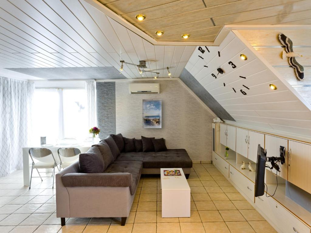 FeWo Weltenbummler 26 Vincent-Lübeck-Straße Ferienhaus PETRY, 27632 Dorum