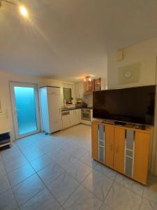 Appartement FeWo zwischen Freiburg und Europa Park Rust nur 200m zur S-Bahn Lilienstraße 12 79353 Bahlingen Bade-Wurtemberg