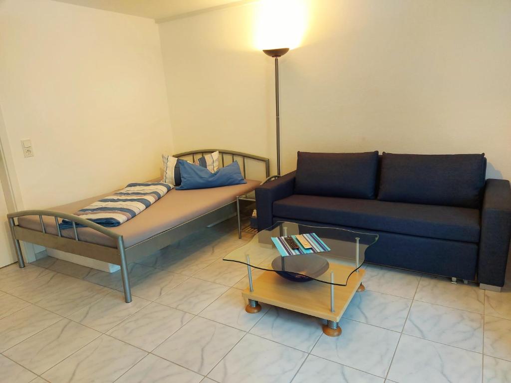 Appartement FeWo zwischen Freiburg und Europa Park Rust nur 200m zur S-Bahn Lilienstraße 12 79353 Bahlingen