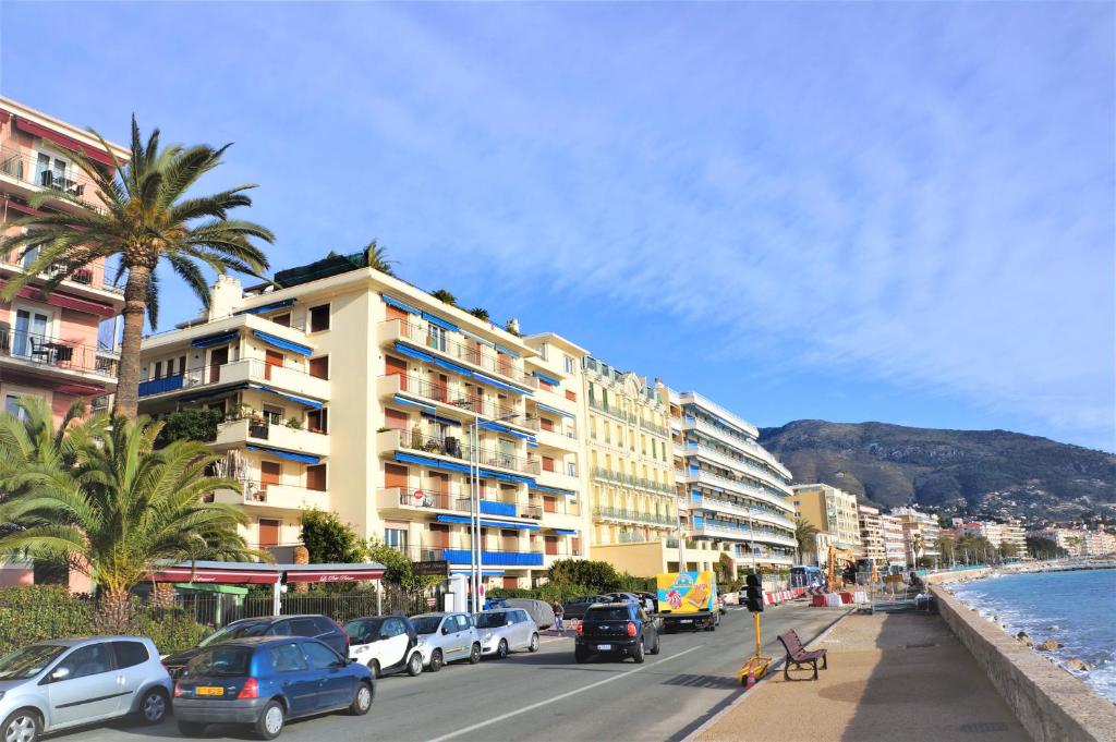 First Line Studio with Carnoles Palace View 1st floor (elevator available) 4 Bis Avenue du Général de Gaulle, 06500 Menton