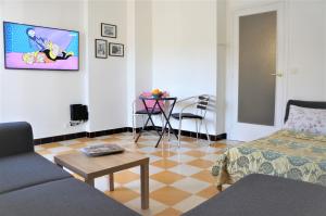 First Line Studio with Carnoles Palace View