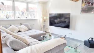FischerFlat, 100qm, Klima, Loggia, 24h Checkin, bis 5 Personen