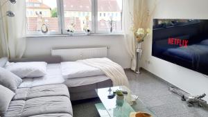 FischerFlat, 100qm, Klima, Loggia, 24h Checkin, bis 5 Personen