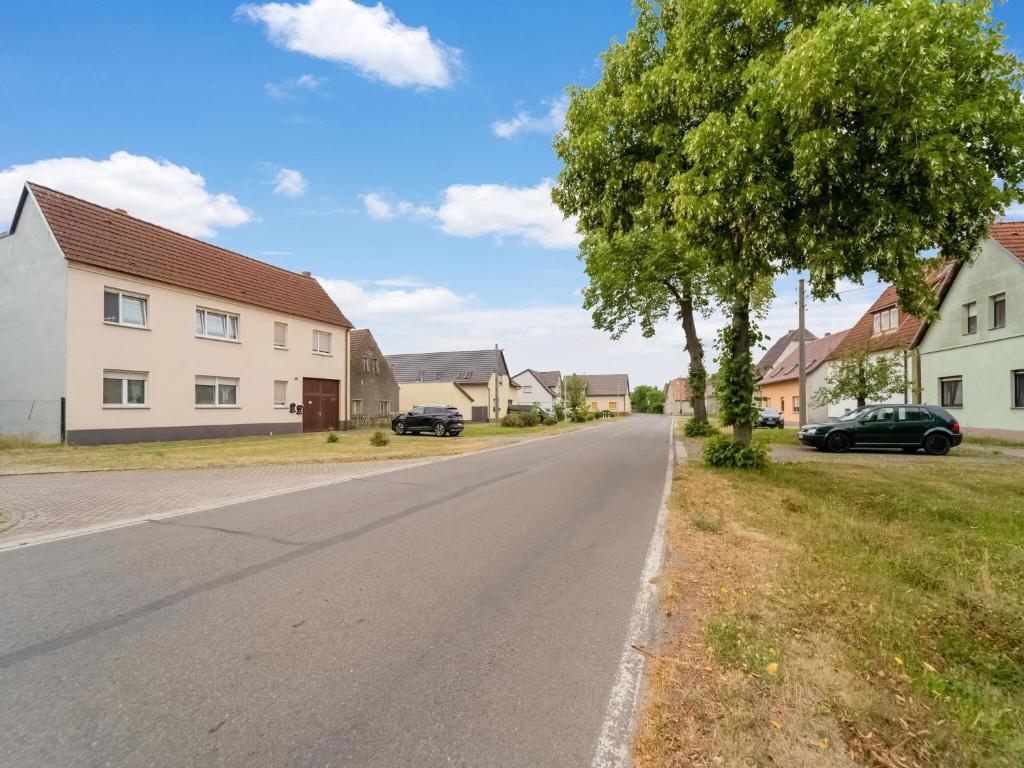 Fitter s room in the south of Brandenburg in a large apartment , 04924 Beutersitz