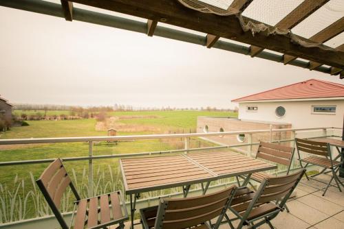 Flaschenpost 317 mit Balkon an der Ostsee - ABC317
