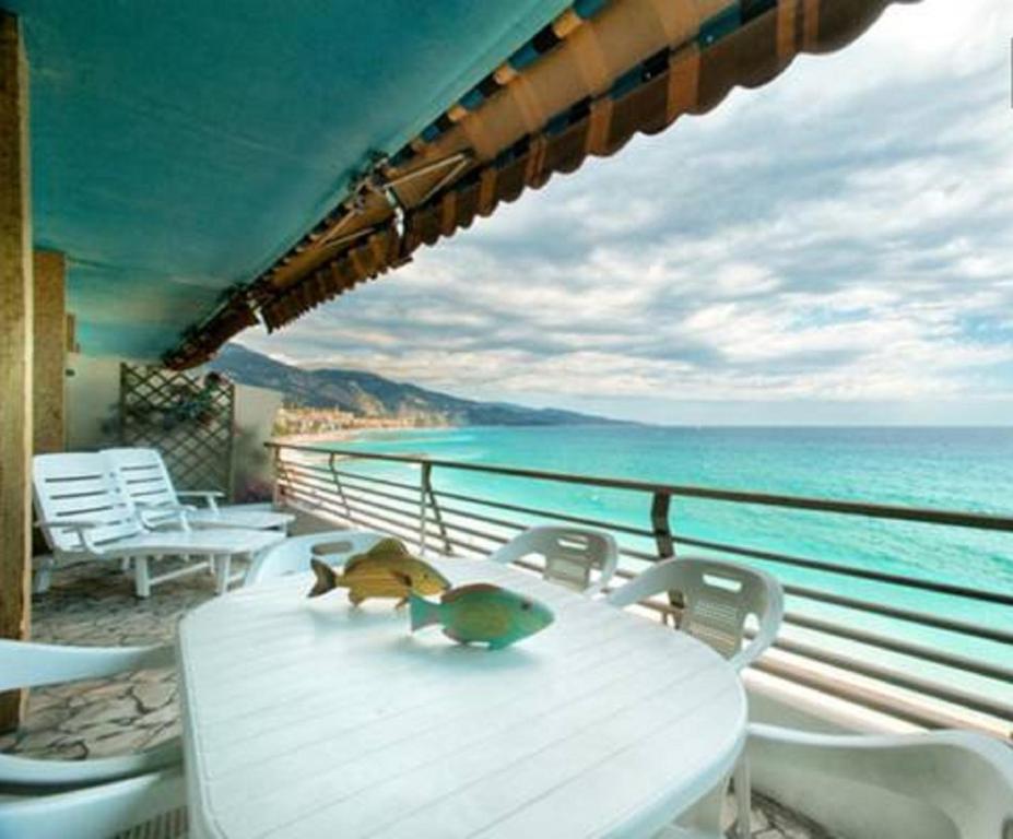 Flat Rossi 6\\8, Avenue du General de Gaulle, 06500 Menton