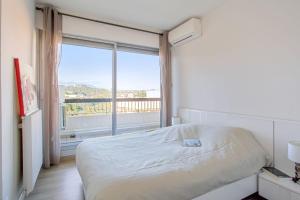 Flat w terrace parking and beautiful view in Villeneuve-Loubet - Welkeys