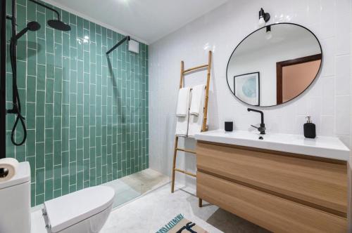 Flat with AC, WiFi, Netflix, Balcony - 3 min from the beach